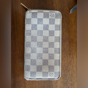 Louis Vuitton Damier Azul zip around wallet